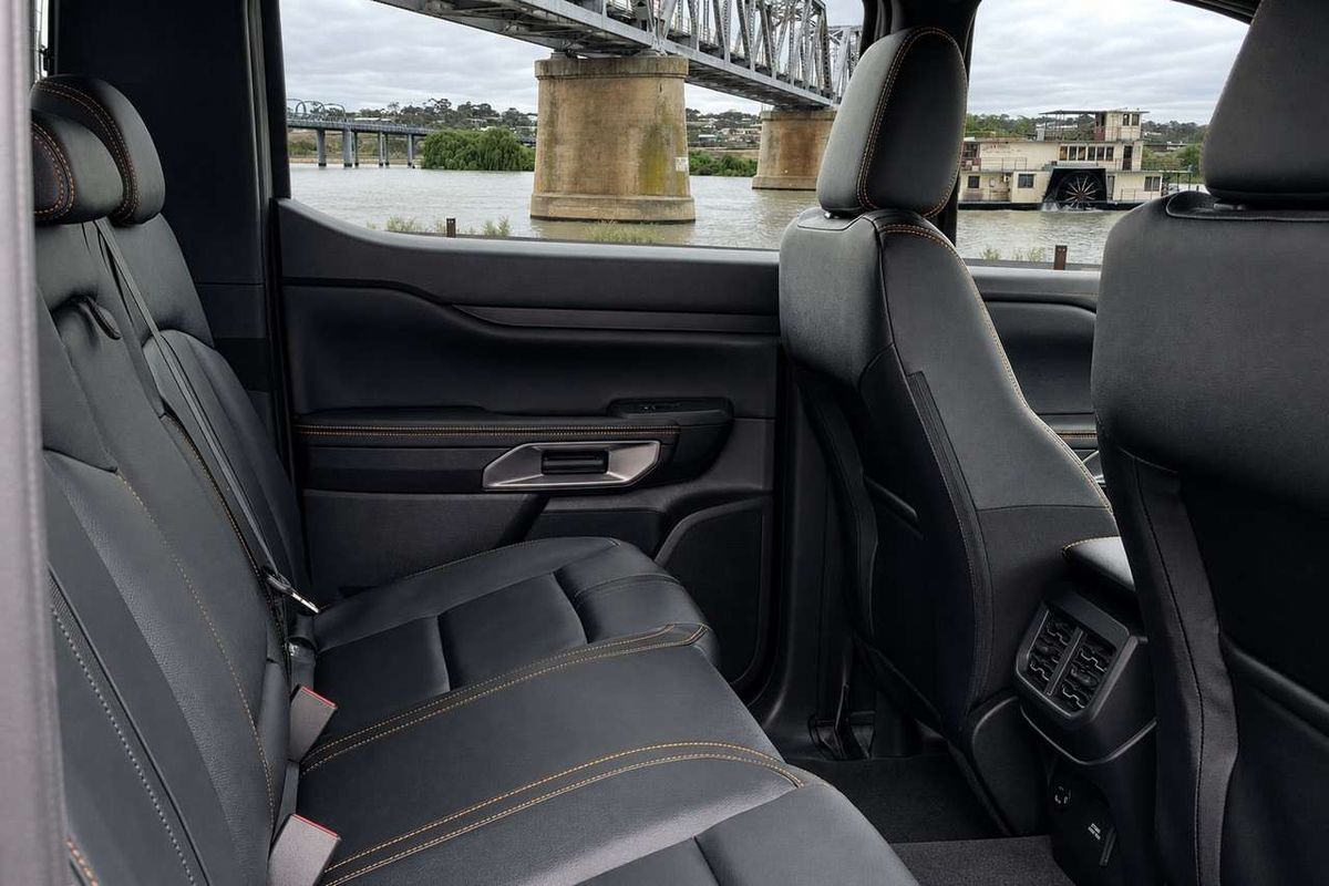 2025 Ford Ranger Wildtrak 4X4 2.0L image 2