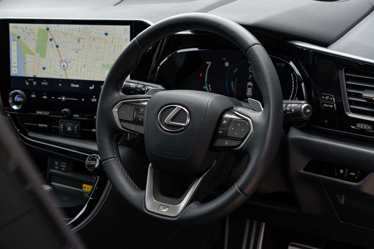 2025 Lexus NX NX450h+ F Sport AAZH26R