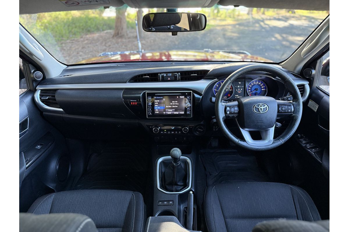 2015 Toyota Hilux SR5 GUN126R 4X4
