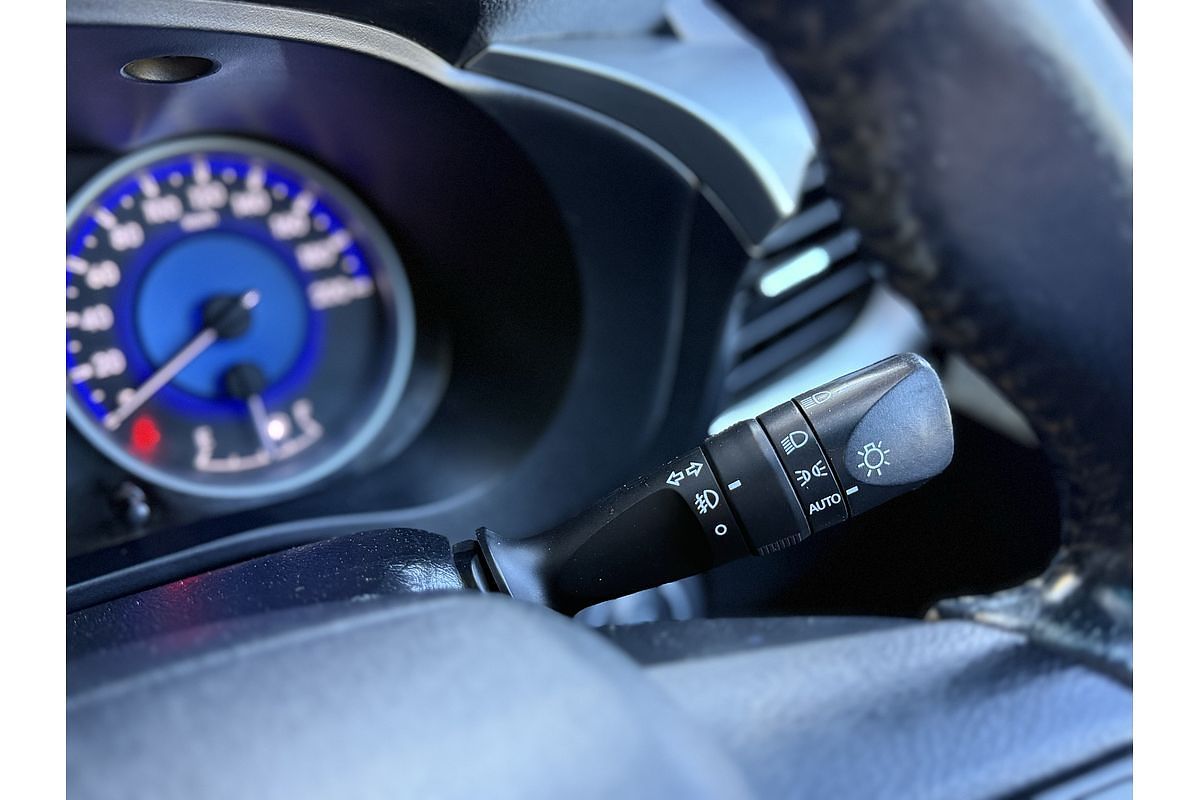 2015 Toyota Hilux SR5 GUN126R 4X4
