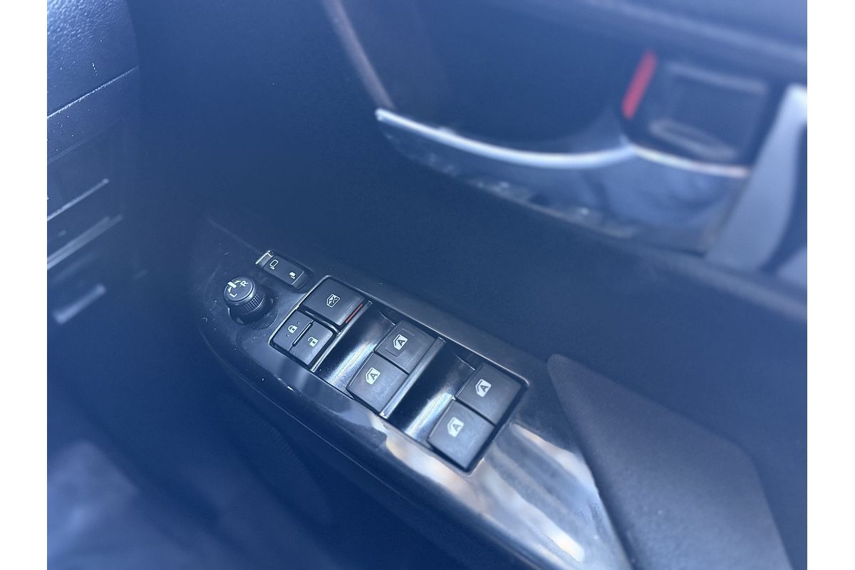 2015 Toyota Hilux SR5 GUN126R 4X4