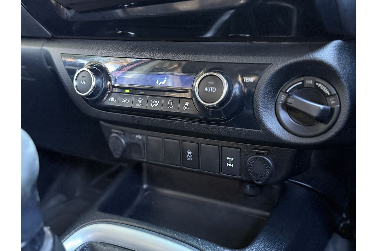 2015 Toyota Hilux SR5 GUN126R 4X4