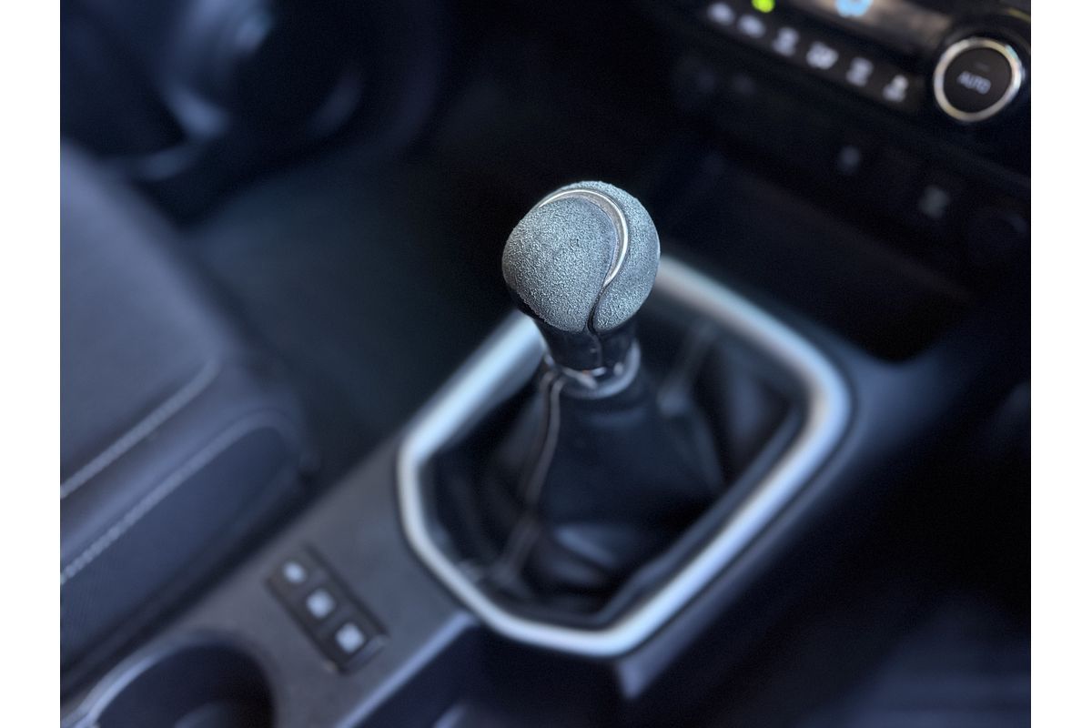 2015 Toyota Hilux SR5 GUN126R 4X4