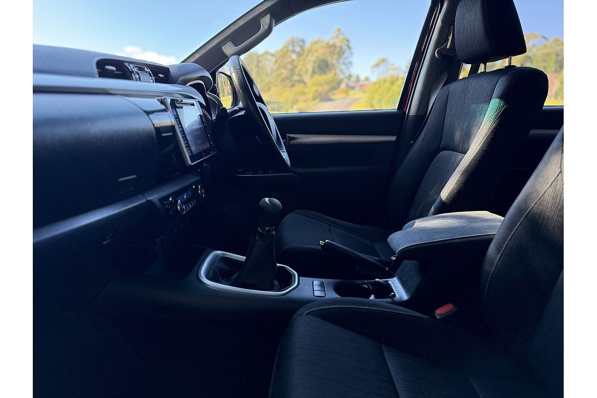 2015 Toyota Hilux SR5 GUN126R 4X4