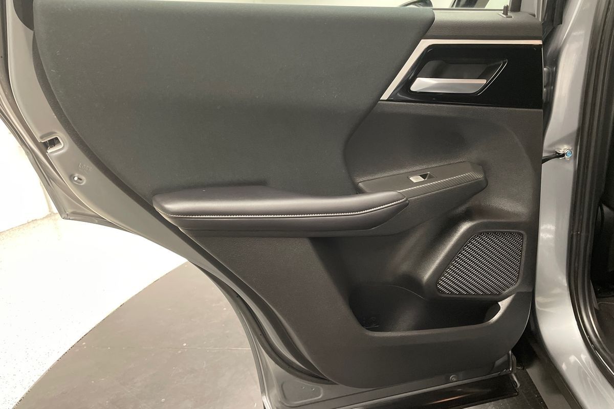 2022 Mitsubishi ZM