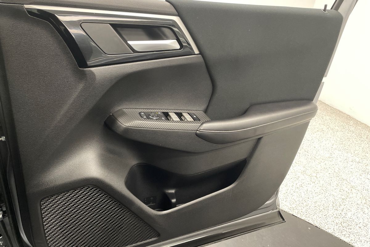 2022 Mitsubishi ZM