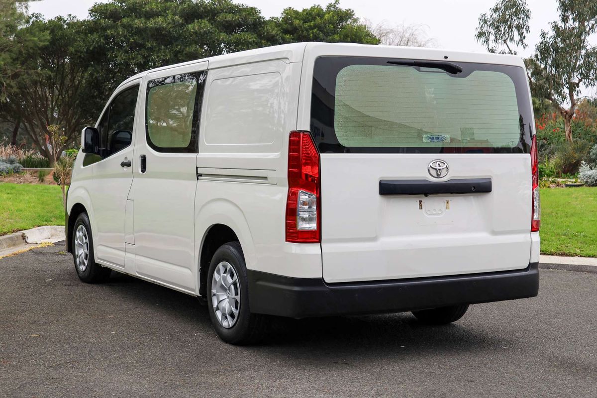2022 Toyota Hiace GDH300R LWB image 14