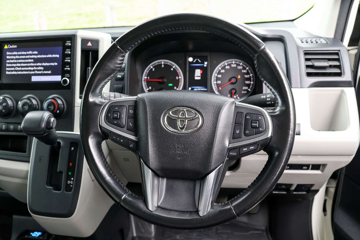 2022 Toyota Hiace GDH300R LWB image 18