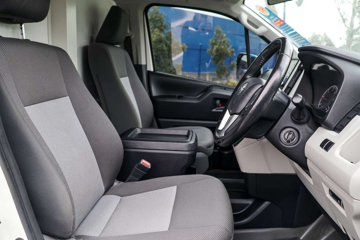 2022 Toyota Hiace GDH300R LWB image 19