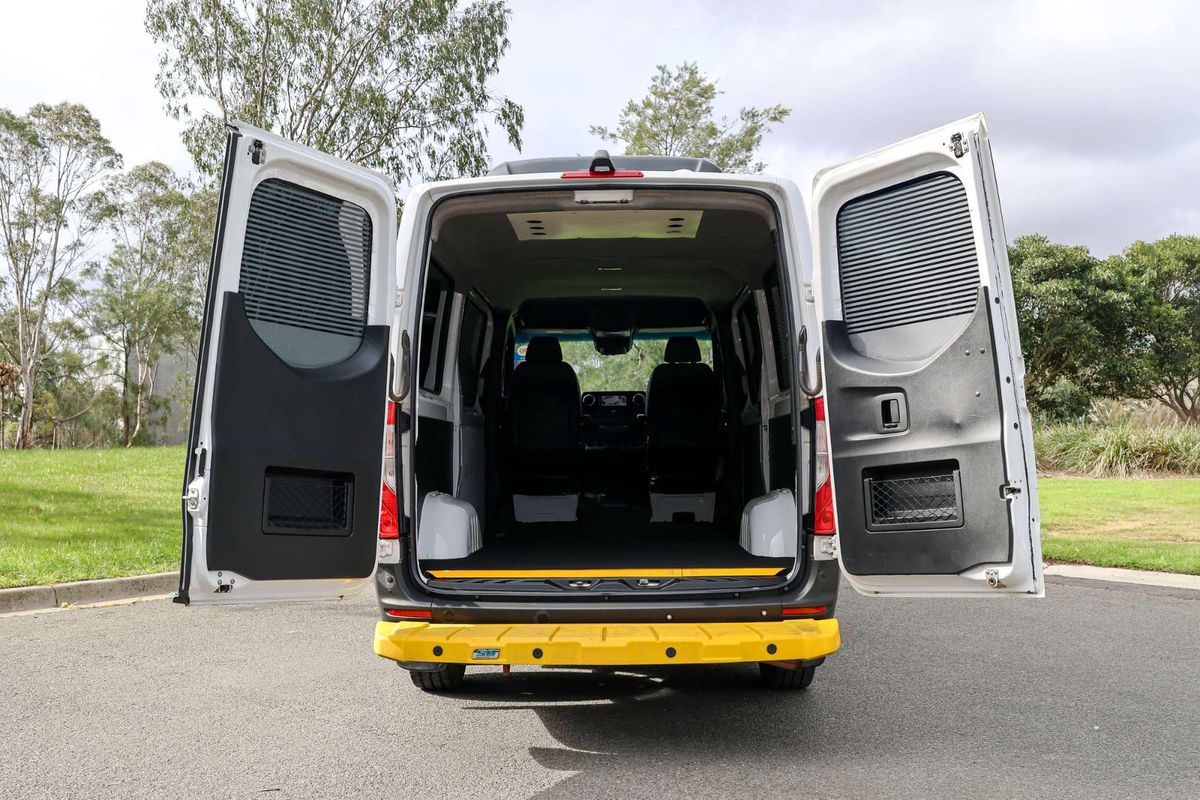 2019 Mercedes-Benz Sprinter 419CDI VS30 MWB Low Roof image 13