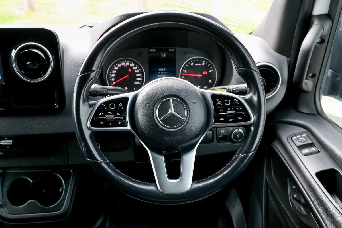 2019 Mercedes-Benz Sprinter 419CDI VS30 MWB Low Roof image 18