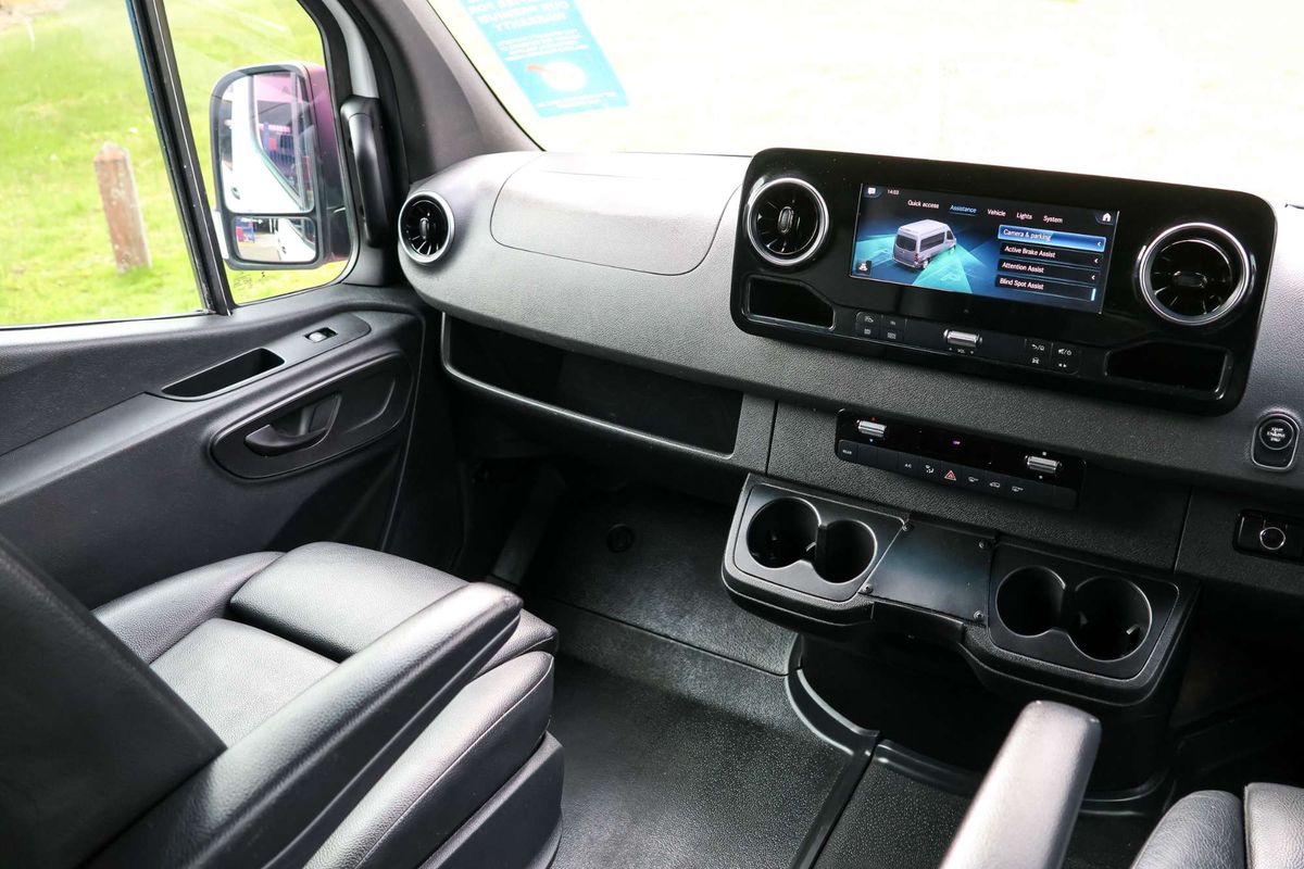 2019 Mercedes-Benz Sprinter 419CDI VS30 MWB Low Roof image 19