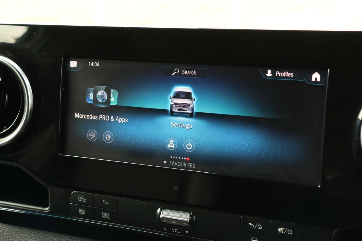 2019 Mercedes-Benz Sprinter 419CDI VS30 MWB Low Roof image 21