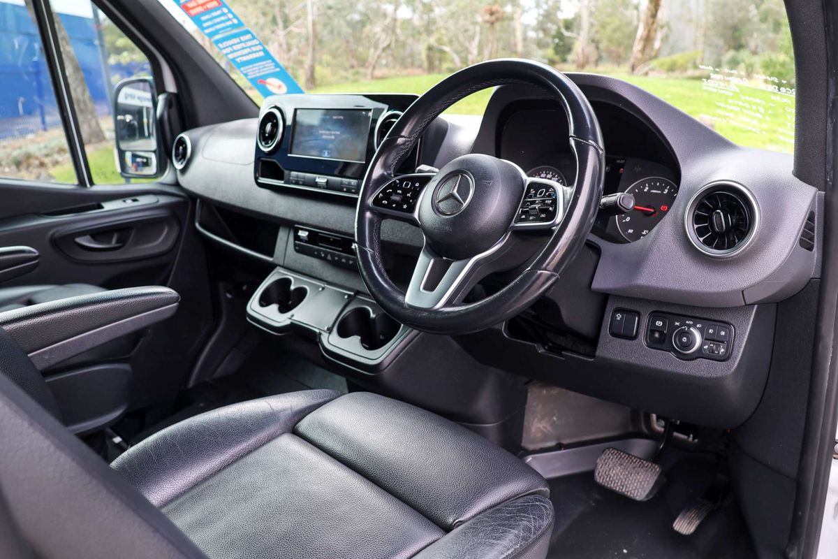 2019 Mercedes-Benz Sprinter 419CDI VS30 MWB Low Roof image 23