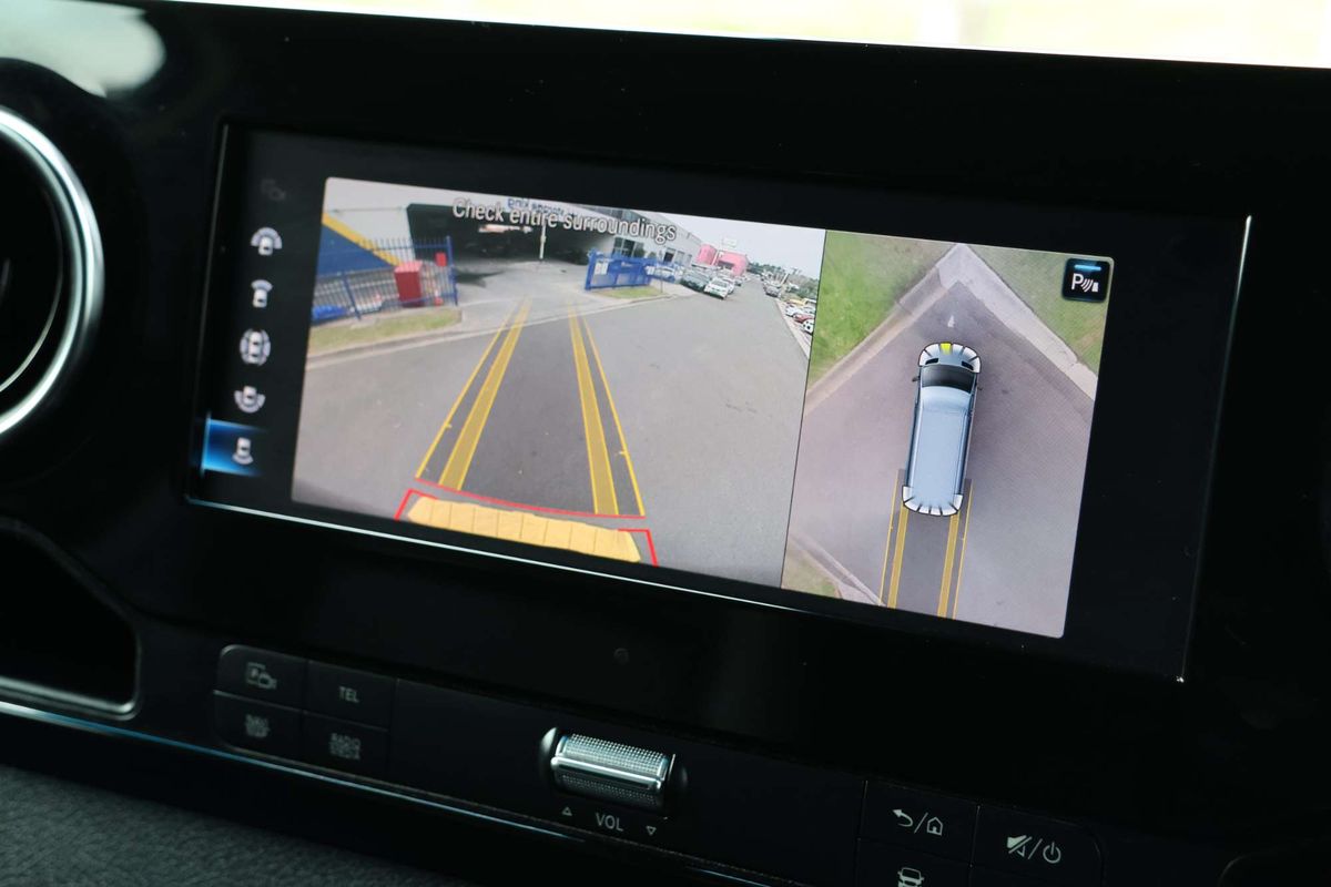 2019 Mercedes-Benz Sprinter 419CDI VS30 MWB Low Roof image 25