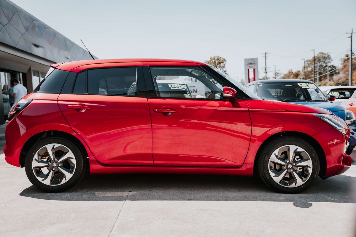 2026 Suzuki Swift Hybrid GLX UZ