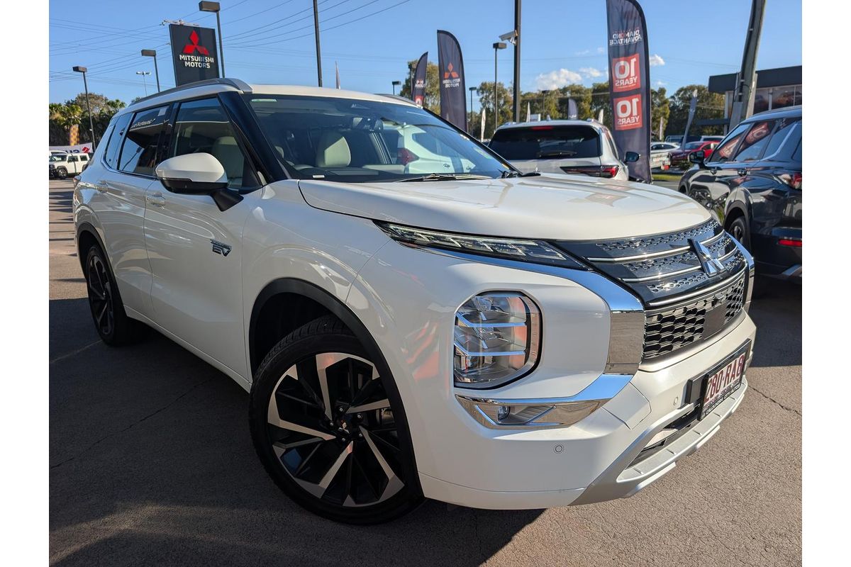 2025 Mitsubishi Outlander PHEV Exceed ZM