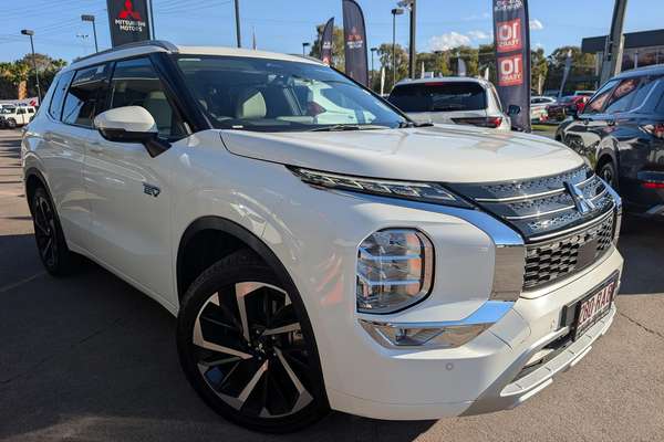 2025 Mitsubishi Outlander PHEV Exceed ZM