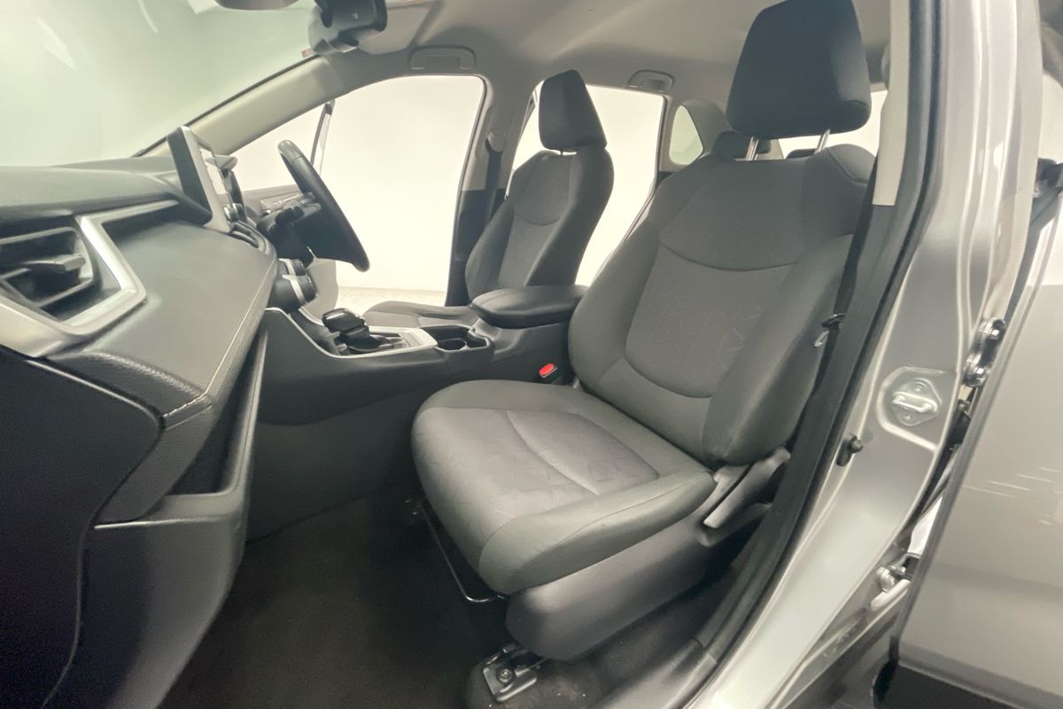 2020 Toyota RAV4 GXL MXAA52R