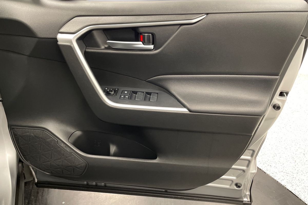 2020 Toyota RAV4 GXL MXAA52R