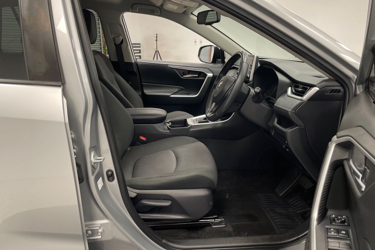 2020 Toyota RAV4 GXL MXAA52R
