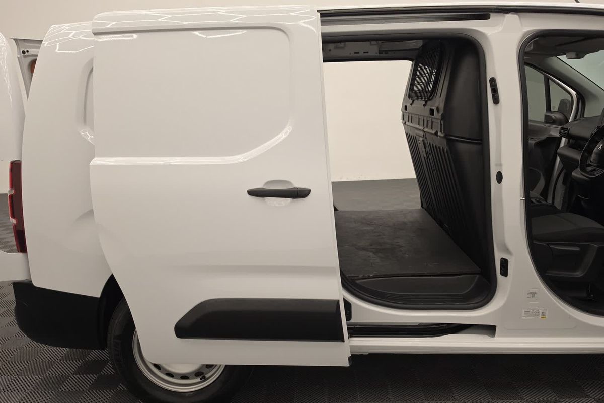 2023 Peugeot e-Partner Pro K9 LWB image 16