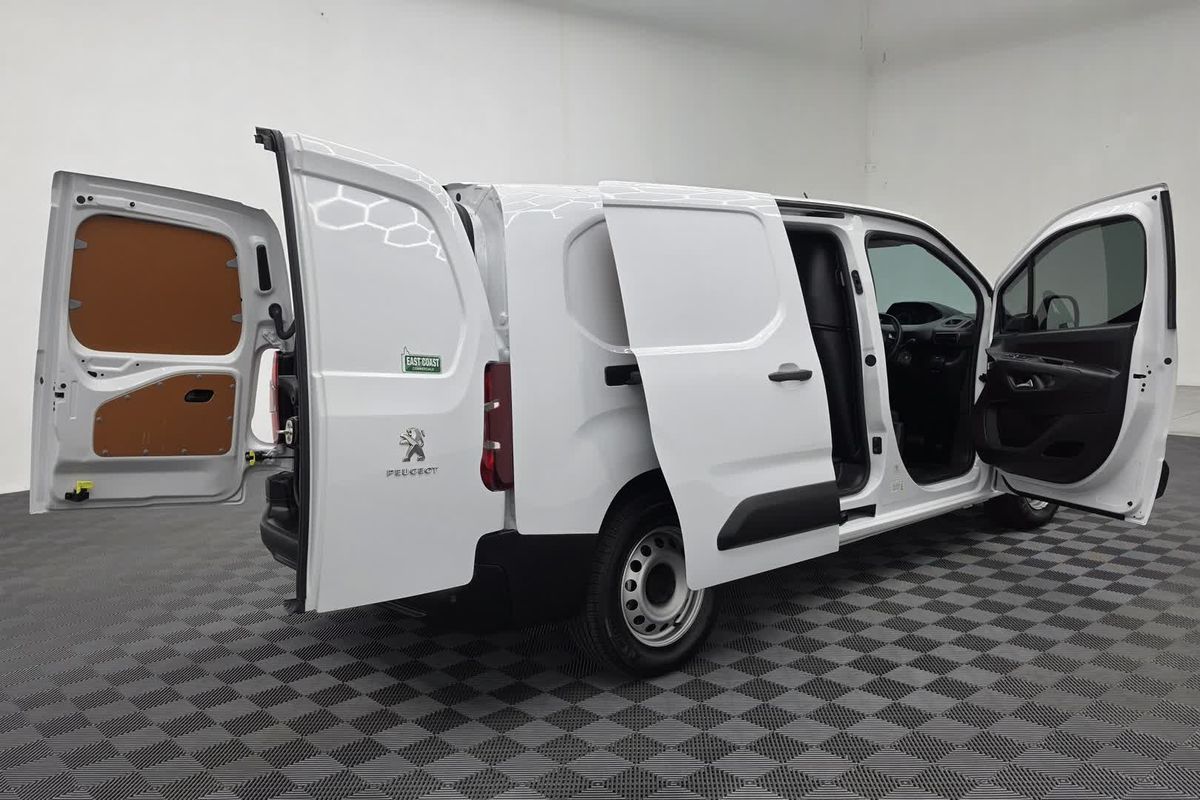 2023 Peugeot e-Partner Pro K9 LWB image 17
