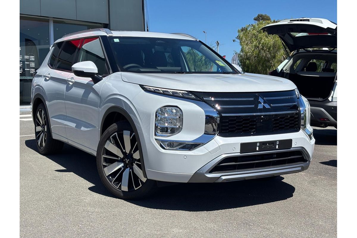 2025 Mitsubishi Outlander Exceed ZM