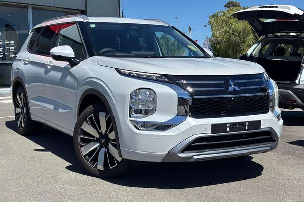 2025 Mitsubishi Outlander Exceed ZM