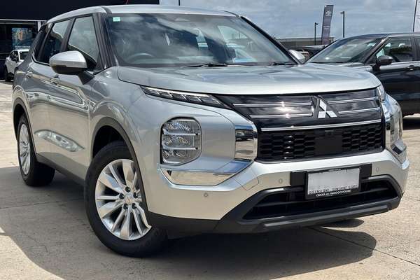 2025 Mitsubishi Outlander ES ZM