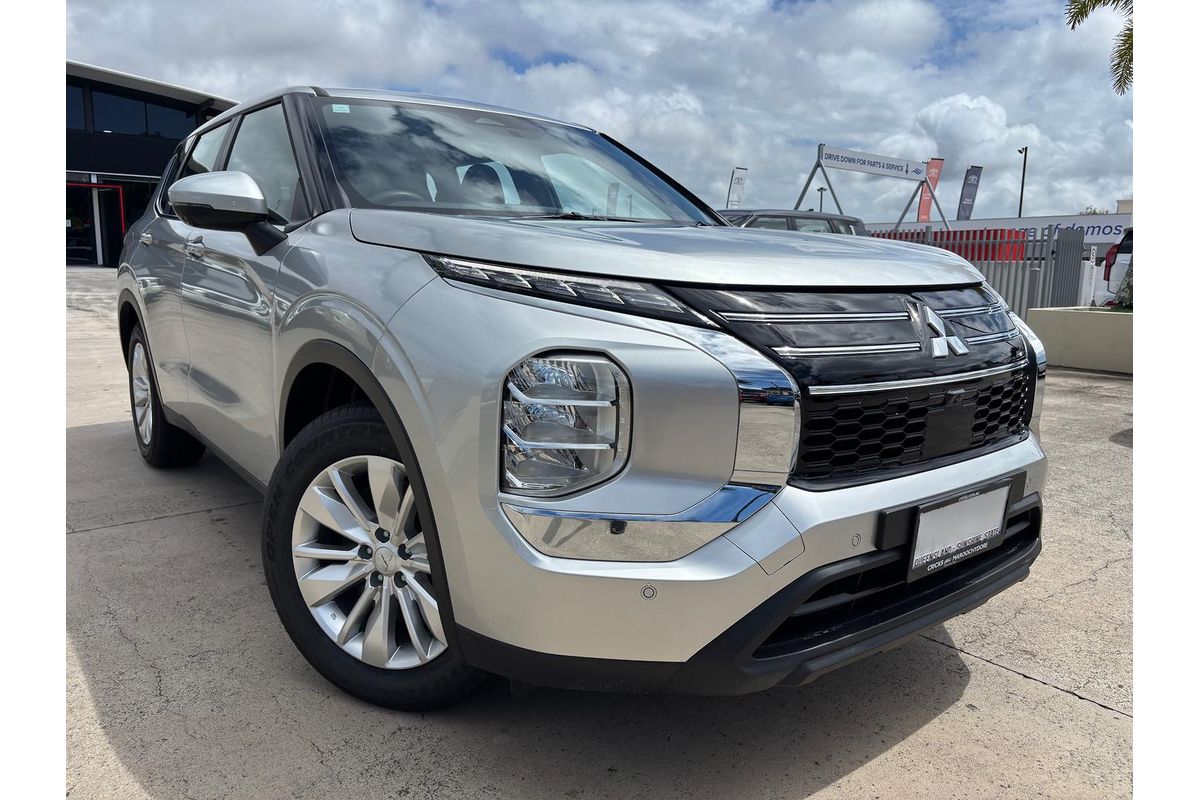 2025 Mitsubishi Outlander ES ZM