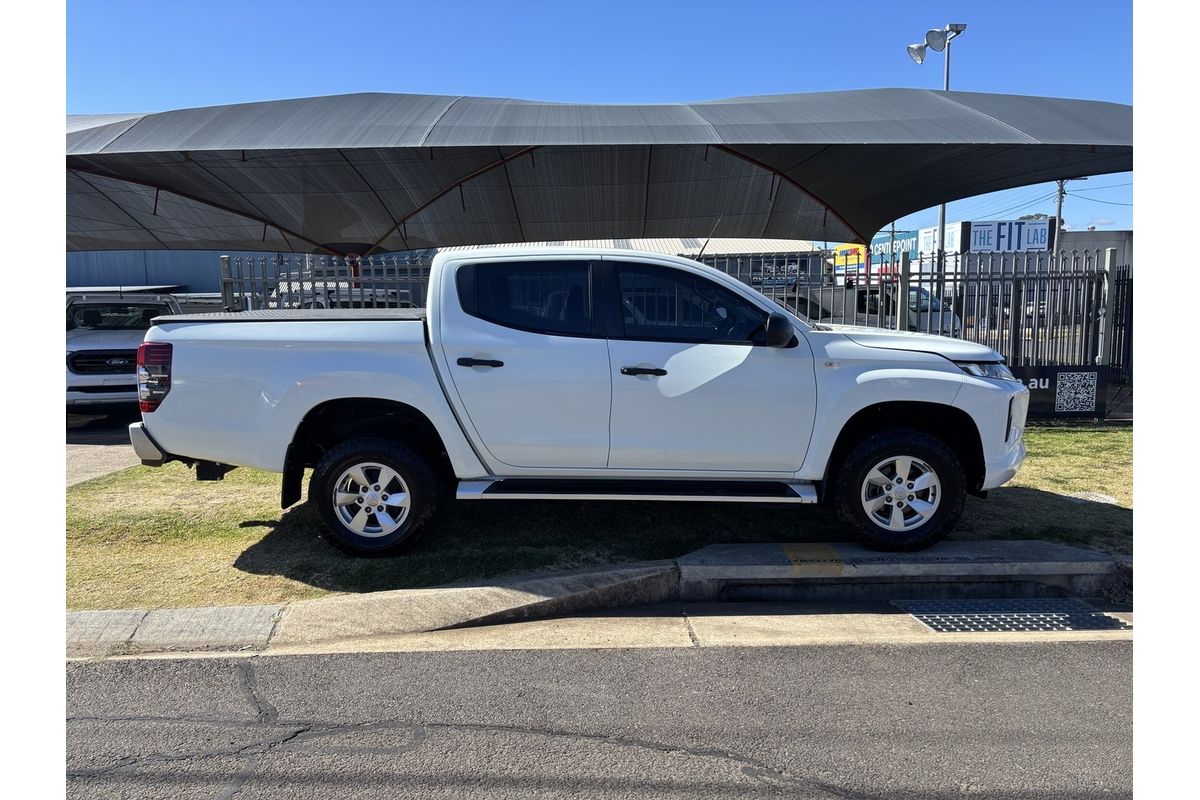 2021 Mitsubishi Triton GLX+ MR 4X4