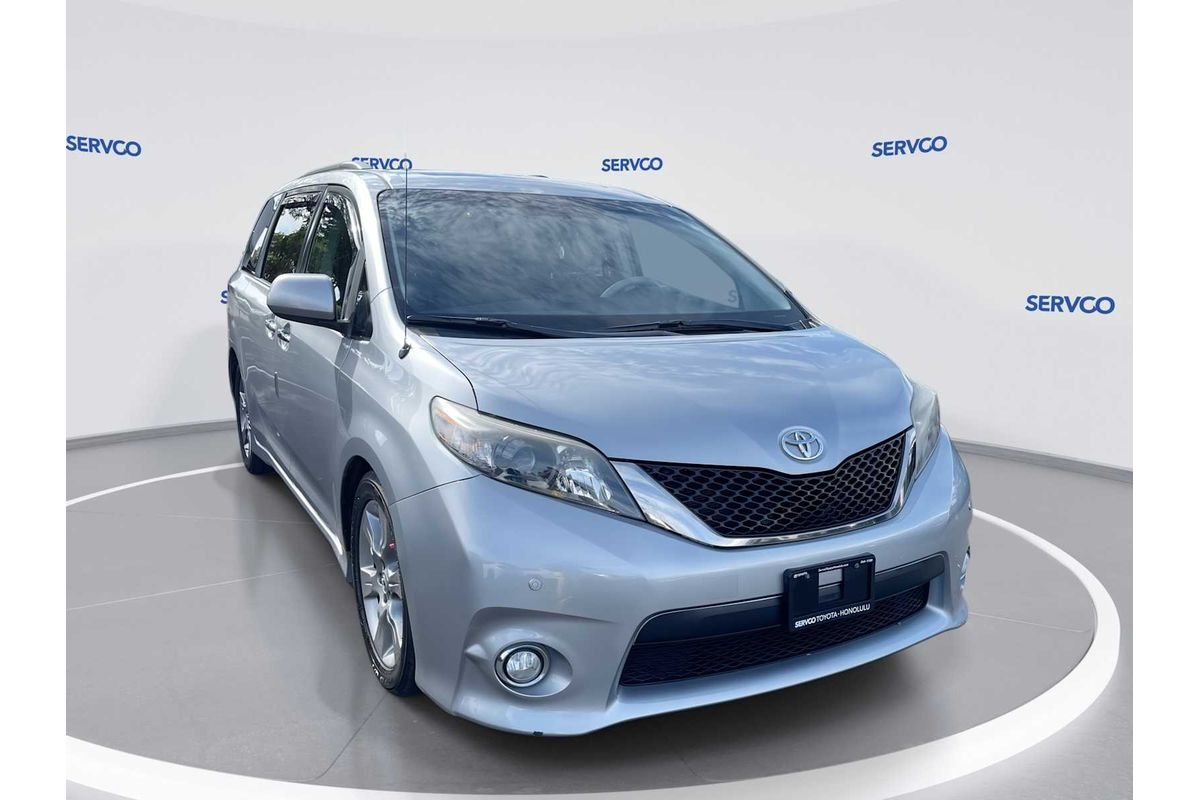 2013 Toyota SIENNA SE