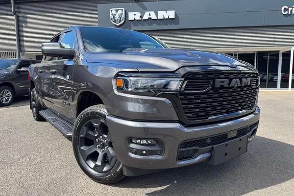 2026 RAM 1500 Express Black Edition Hurricane SO DT 4X4 SWB