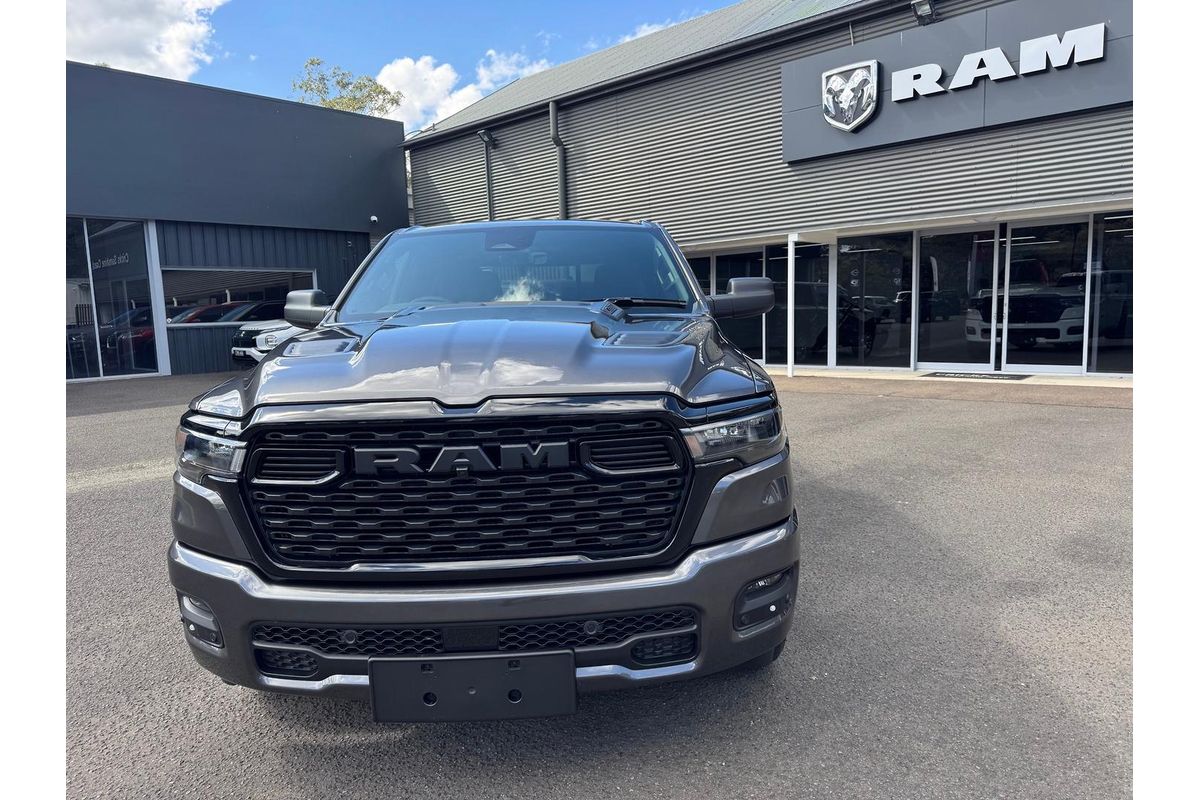 2026 RAM 1500 Express Black Edition Hurricane SO DT 4X4 SWB