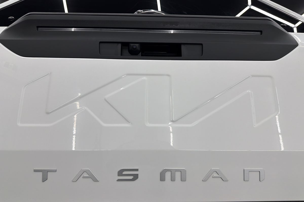 2025 Kia Tasman SX TK 4X4