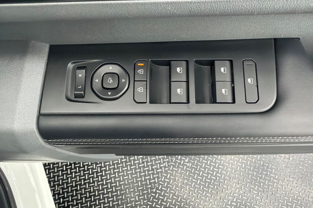 2025 Kia Tasman SX TK 4X4
