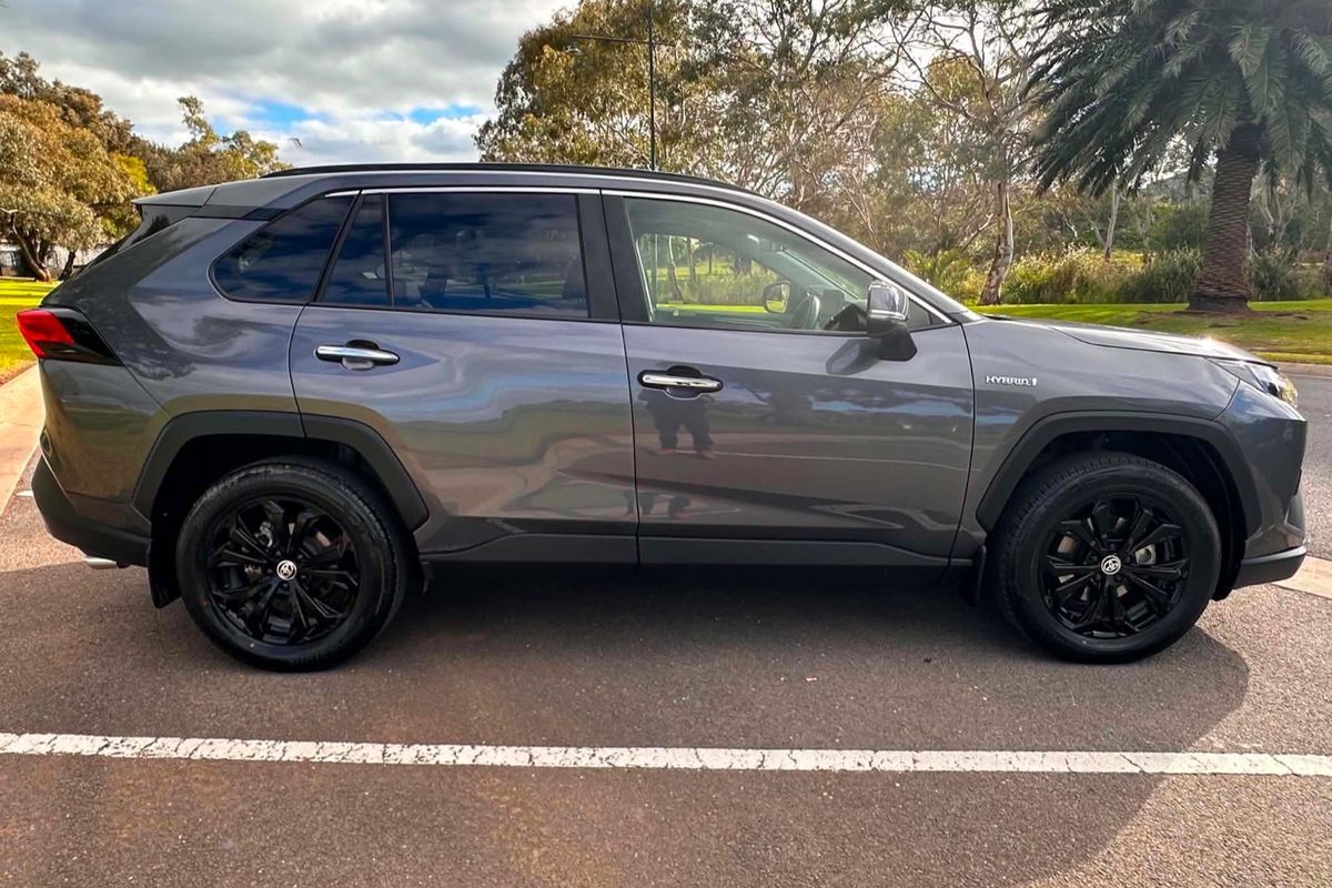 2024 Toyota RAV4 Cruiser AXAH54R image 8