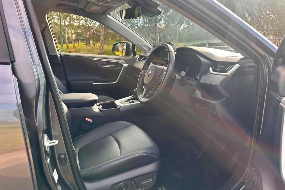 2024 Toyota RAV4 Cruiser AXAH54R image 9