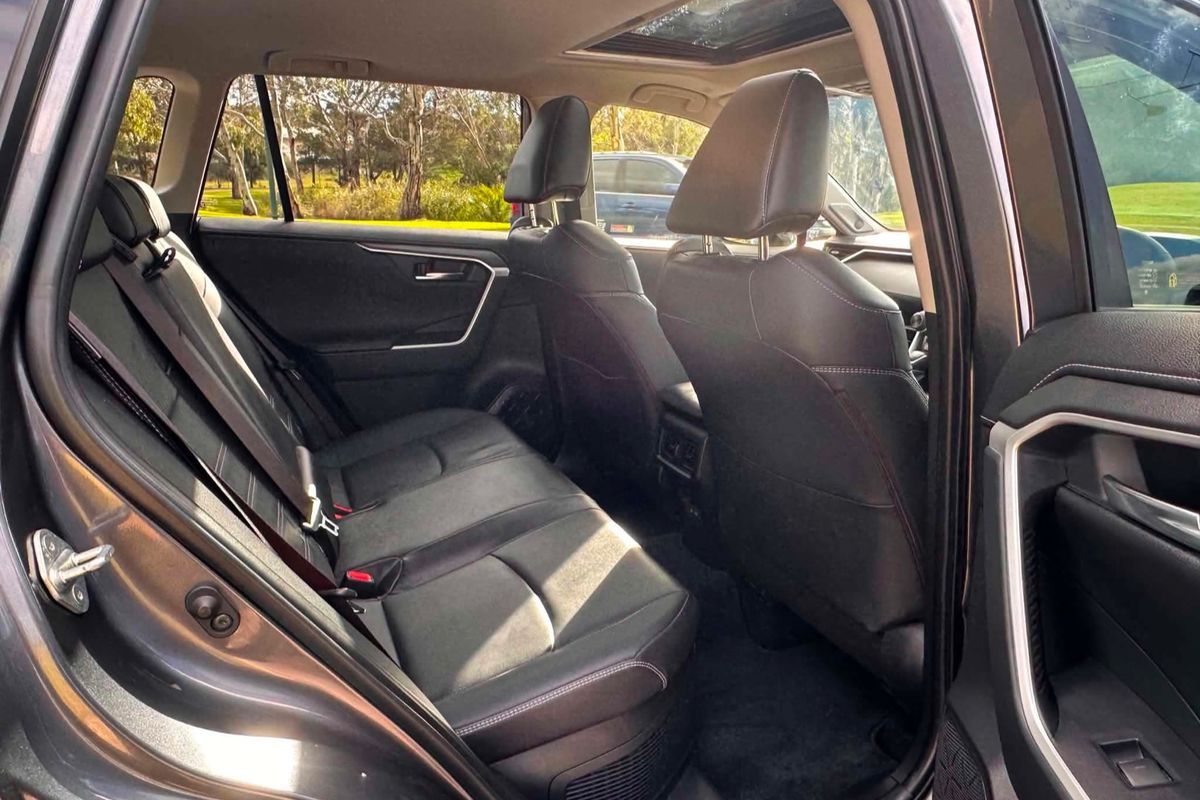 2024 Toyota RAV4 Cruiser AXAH54R image 10