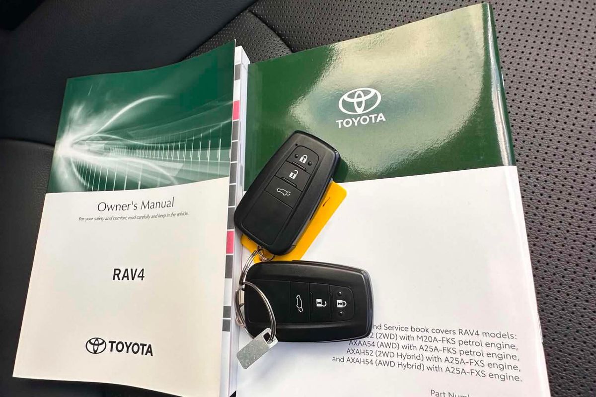 2024 Toyota RAV4 Cruiser AXAH54R image 24