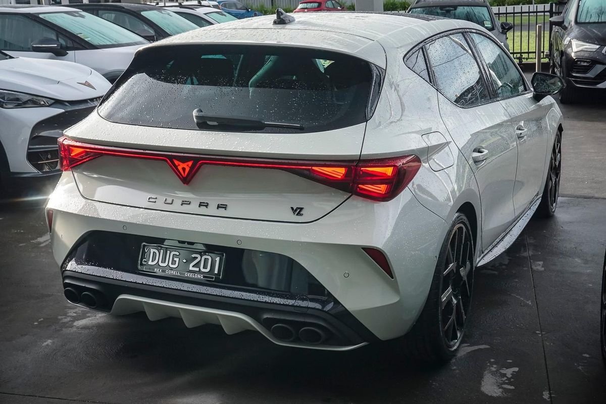 2025 CUPRA Leon VZx KL