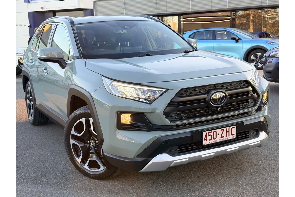 2019 Toyota RAV4 Edge AXAA54R