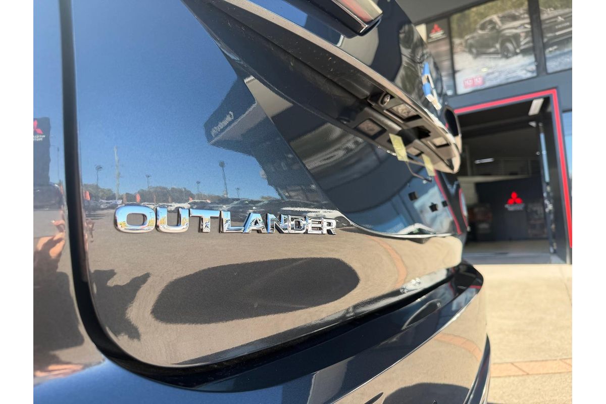 2026 Mitsubishi Outlander Exceed Tourer ZM