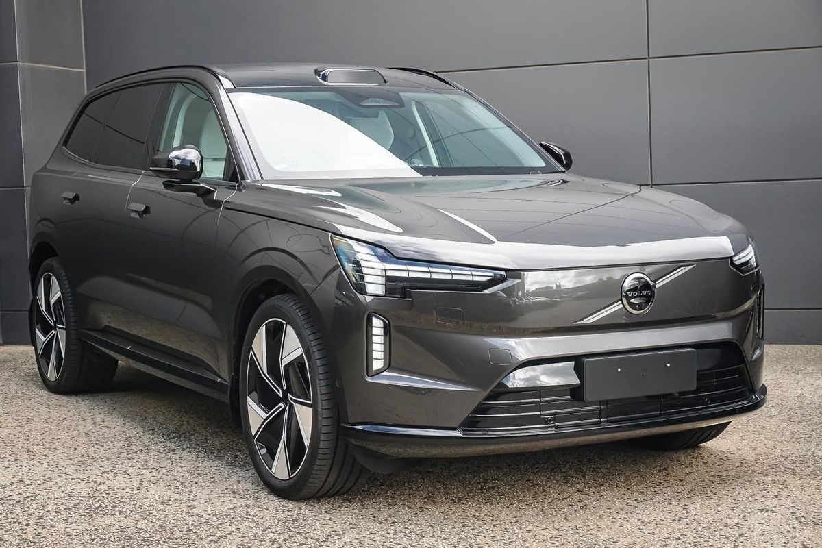 2024 Volvo EX90 Ultra Twin Motor Performance