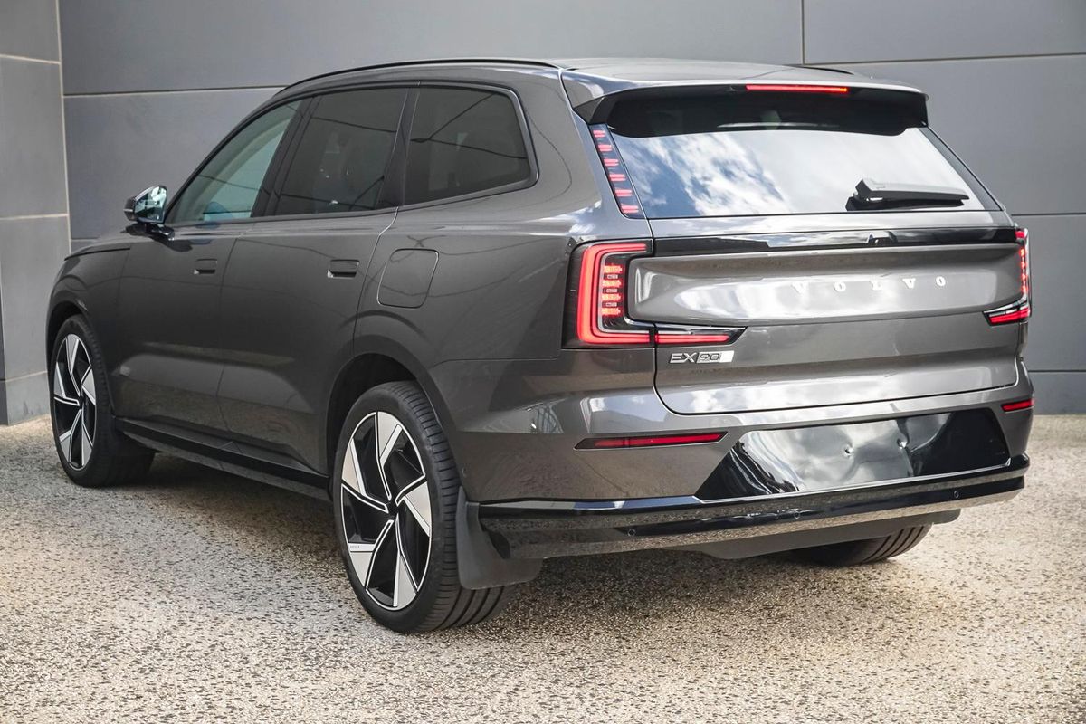 2024 Volvo EX90 Ultra Twin Motor Performance