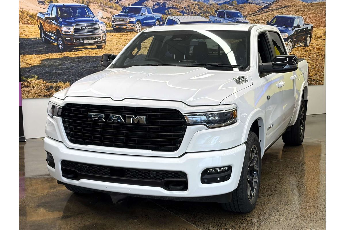 2025 RAM 1500 Laramie Sport Hurricane SO RamBox DT 4X4 SWB
