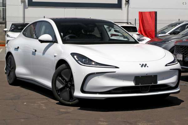 2026 MG IM5 Premium P12L
