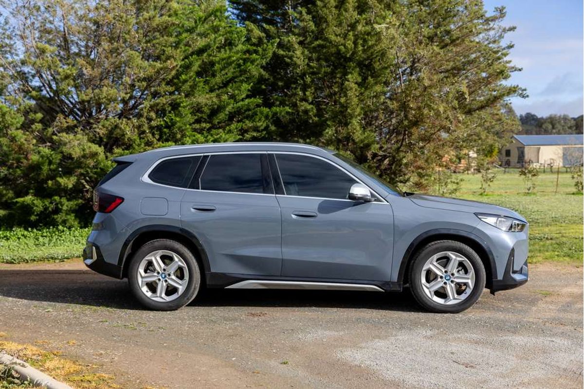 2024 BMW iX1 eDrive20 xLine U11