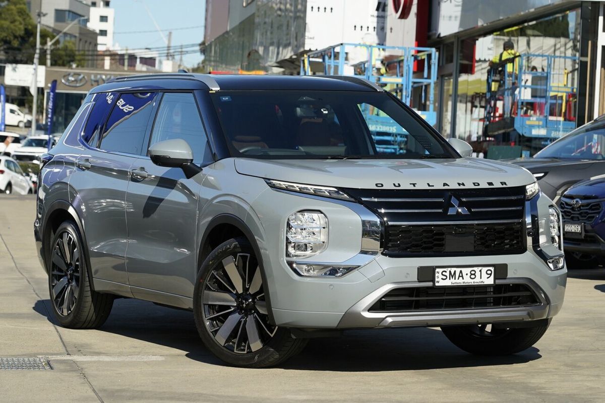 2026 Mitsubishi Outlander Exceed Tourer ZM